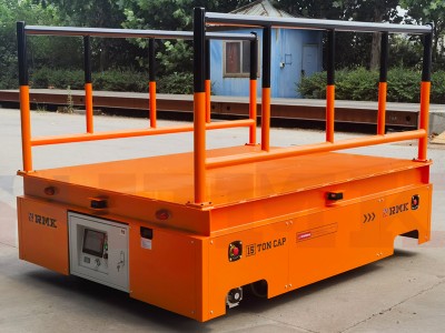 Wózek transportowy z wieloma drogami