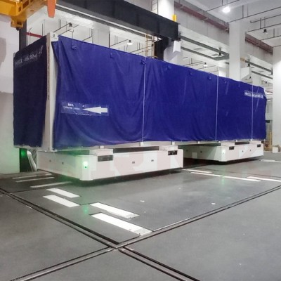 Transport pojemnika 40-tonowe połączone wózek z dwoma samochodami