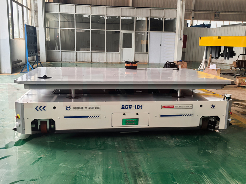 AGV (Automated Guided Vehicle) - samochód ciężarowy